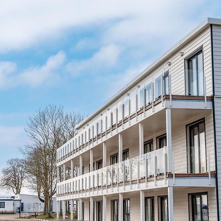 Hotel Marina Martinshafen - Lotsenhaus Neuhof  Exterior foto